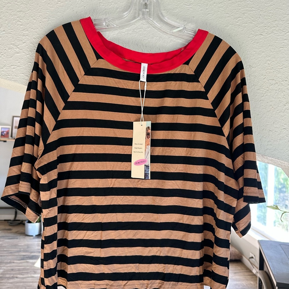 Striped Short-Sleeve Top with Contrast Neckline - Black & Camel